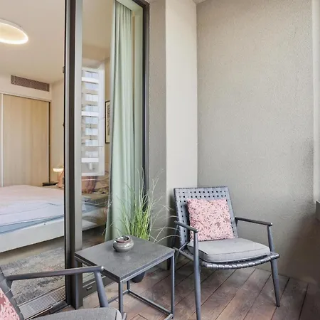 18th Floor Sky Park View شقة براتسيلافا